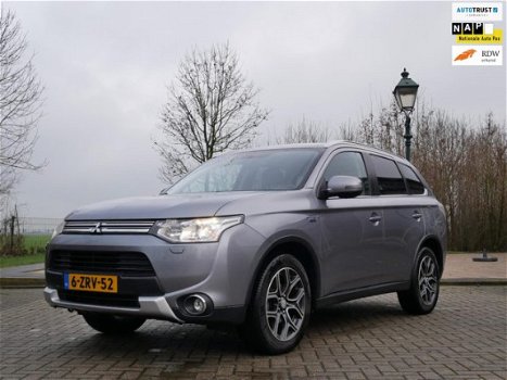 Mitsubishi Outlander - 2.0 PHEV Hybrid 4X4 Executive Ed. X-Line Leder Navi Xenon - 1