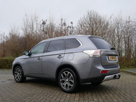 Mitsubishi Outlander - 2.0 PHEV Hybrid 4X4 Executive Ed. X-Line Leder Navi Xenon - 1