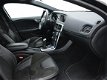 Volvo V40 - 2.0 D2 120PK R-Design Business - 1 - Thumbnail