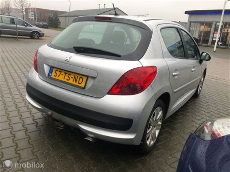 Peugeot 207 - 1.6 HDI XS | 5 deurs | NAP | Clima | Trekhaak - 1