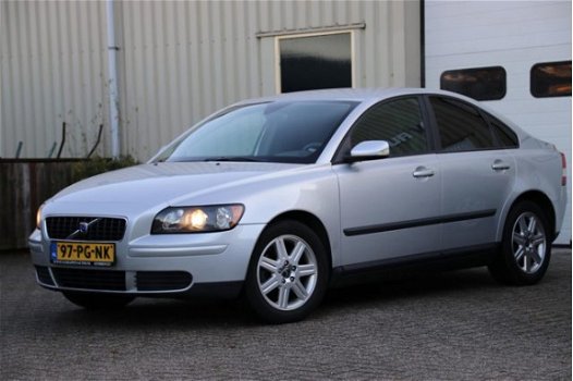 Volvo S40 - 2.4 Kinetic - 1