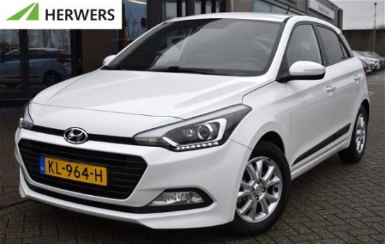 Hyundai i20 - 1.0 T-GDI Go *Navigatie, Cruise Control, Airco, Bluetooth, Camera - 1