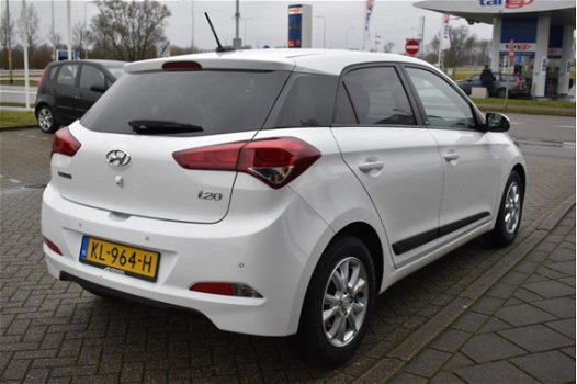 Hyundai i20 - 1.0 T-GDI Go *Navigatie, Cruise Control, Airco, Bluetooth, Camera - 1