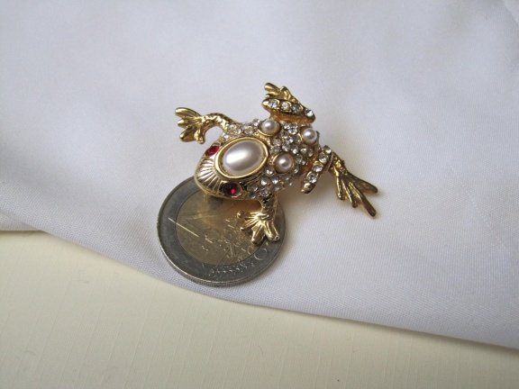 Broche kikker goudkleurig met parelkralen en rijnsteentjes 3.3x3.0 cm - Afbeelding 6