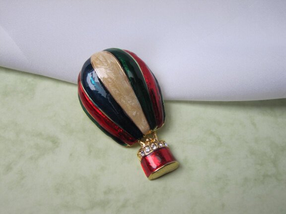 Broche goudkleurige luchtballon met rood groen gemarmerd emaille 5.8x3.2 cm - Afbeelding 6