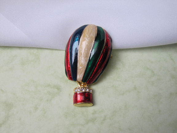 Broche goudkleurige luchtballon met rood groen gemarmerd emaille 5.8x3.2 cm - Afbeelding 8