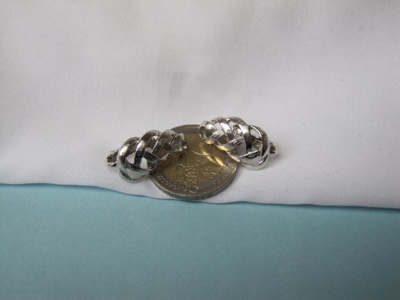 Oorbellen Avon zilverkleurig opengewerkt blad model 2.1x1.2 cm - Afbeelding 8