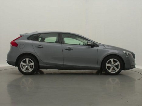 Volvo V40 - 1.6 D2 Momentum Business / NAVI / AIRCO-ECC / CRUISE CTR. / PDC / ELEK. PAKKET - 1