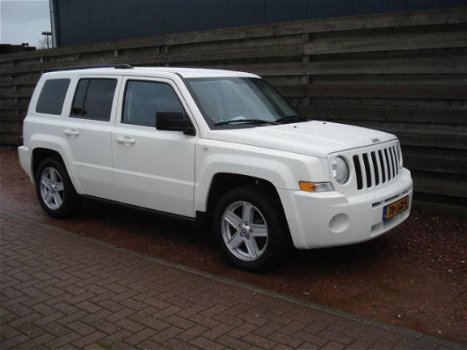 Jeep Patriot - 2.4 Sport Liberty 4WD - 1