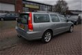 Volvo V70 - 2.4 D5 185PK AWD EDITION SPORT LUXE SUPER STAAT LEDER STOELVERW. NAVI XENON TREKHAAK PDC - 1 - Thumbnail