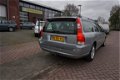 Volvo V70 - 2.4 D5 185PK AWD EDITION SPORT LUXE SUPER STAAT LEDER STOELVERW. NAVI XENON TREKHAAK PDC - 1 - Thumbnail