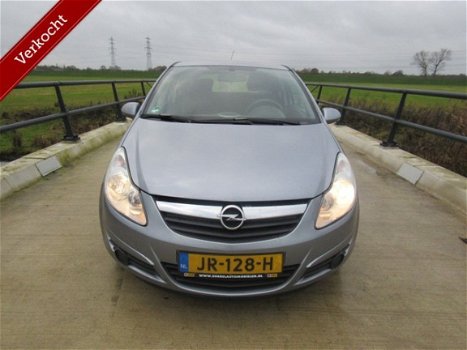 Opel Corsa - 1.2-16V Essentia clima - 1