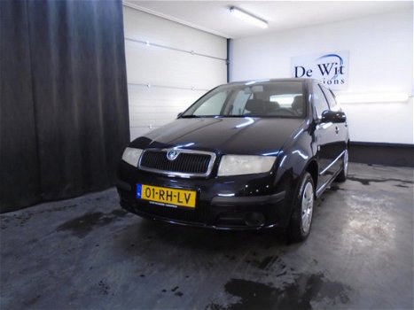 Skoda Fabia - 1.4-16V Ambiente 5 drs uitv. incl. AIRCO. incl. NWE APK/GARANTIE - 1