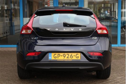 Volvo V40 - 2.0 D2 Momentum Panoramadak - Navi - PTS - 1