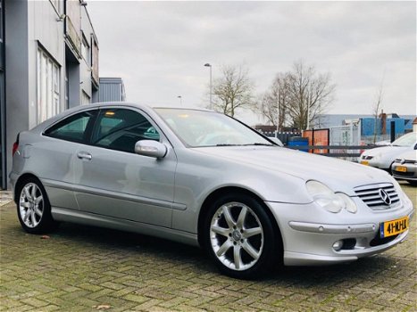 Mercedes-Benz C-klasse Sportcoupé - 180 K. Amice 6-BAK, Cruise Cr. PDC V+A, Dealer Onderhouden - 1