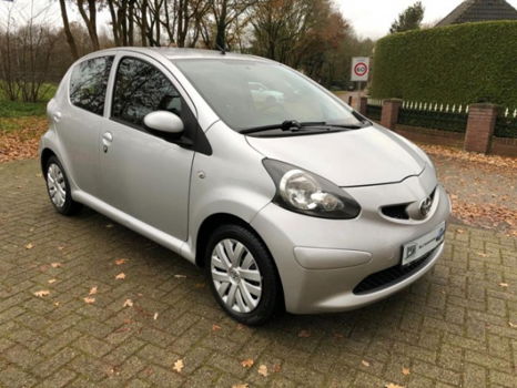 Toyota Aygo - 1.0-12V + 5-deurs - 1