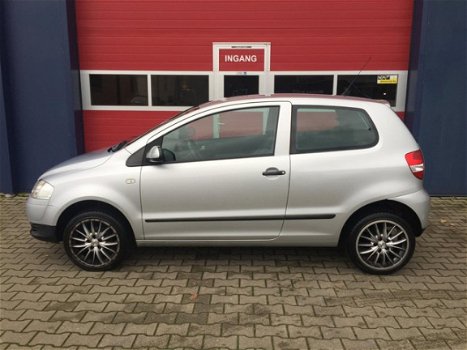 Volkswagen Fox - 1.2 Trendline MOOIE SPORTIEVE FOX MET WEINIG KM NL AUTO MET AIRCO LM VELGEN ETC ETC - 1