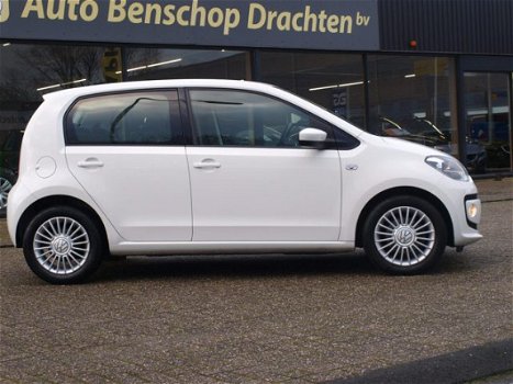 Volkswagen Up! - 1.0 high up Navi Airco Velgen Pdc Breedstralers - 1