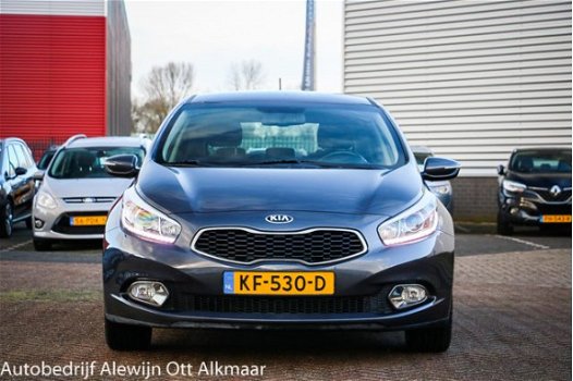 Kia Cee'd - 1.4 CVVT WORLD EDITION 5-DEURS, Navi, Bluetooth, Clima, Lmv - 1