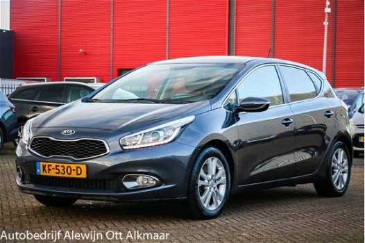 Kia Cee'd - 1.4 CVVT WORLD EDITION 5-DEURS, Navi, Bluetooth, Clima, Lmv - 1