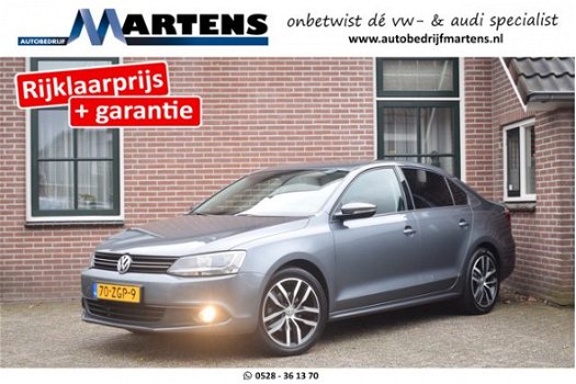 Volkswagen Jetta - 1.6 TDI 105pk Comfort Executive Line BlueMotion Ecc Pdc Trekhaak Navigatie - 1