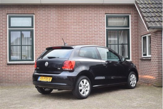 Volkswagen Polo - 1.2 TSI 105pk DSG Highline Xenon Ecc Pdc Navigatie 3drs - 1