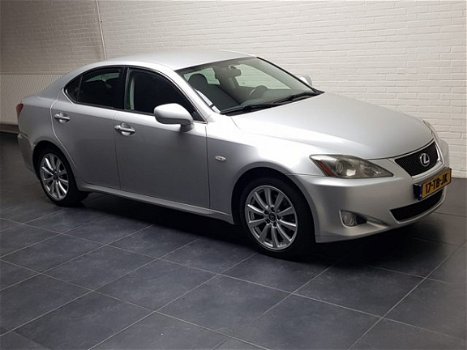 Lexus IS - IS 250 V6 17