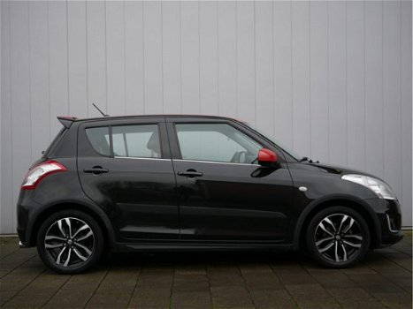 Suzuki Swift - 1.2 90pk Style EASSS 5-deurs 2-kleuren / Navigatie / Bluetooth - 1