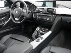 BMW 3-serie Touring - 316d 116pk High Executive xenon / leer / 16inch / navigatie