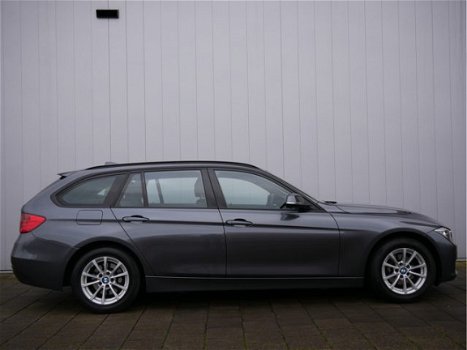 BMW 3-serie Touring - 316d 116pk High Executive xenon / leer / 16inch / navigatie - 1