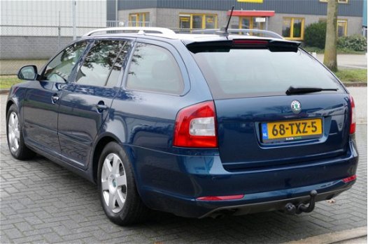 Skoda Octavia Combi - 1.2 TSI Elegance ORG NL 2012 Trekhaak, Xenon, Leer, Stoelverw, Clima, Navi, PD - 1