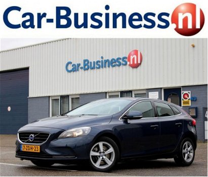 Volvo V40 - 2.0 D4 190pk Momentum + Navi + Ecc + Pdc + Lmv - 1