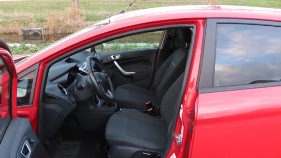 Ford Fiesta - 1.25 * 5 drs * Airco * Bluetooth * Nieuwe Lm velgen en banden - 1