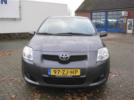 Toyota Auris - 1.6-16V Sol - 1