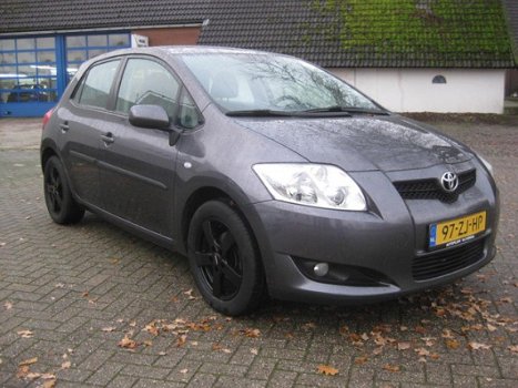 Toyota Auris - 1.6-16V Sol - 1