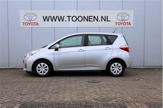 Toyota Verso S - 1.3 VVT-i Aspiration Automaat Parkeercamera-Trekhaak - 1