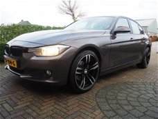 BMW 3-serie - 318d High Executive | Automaat | Navi | Leder | 19'' Sportvelgen |