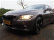 BMW 3-serie - 318d High Executive | Automaat | Navi | Leder | 19'' Sportvelgen | - 1 - Thumbnail