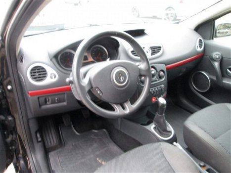 Renault Clio - 1.6 16v Rip Curl Airco Cruise Trekhaak 2007 - 1