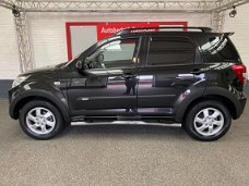 Daihatsu Terios - 1.5 16V DVVT 2WD EXPEDITION AUTOMAAT CRUISE TREKHAAK DEALER OND