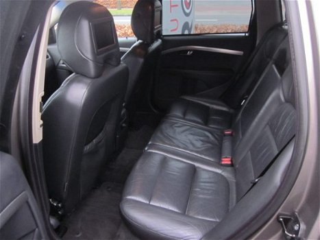 Volvo V70 - 2.5T Momentum Leer+DVD+Navigatie - 1