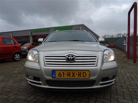 Toyota Avensis Wagon - 2.2 D-4D Linea Luna 6 bak - 1