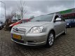 Toyota Avensis Wagon - 2.2 D-4D Linea Luna 6 bak - 1 - Thumbnail