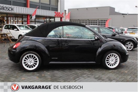 Volkswagen New Beetle Cabriolet - 1.6 Highline airco, stoelverw, onderhoud aanwezig - 1