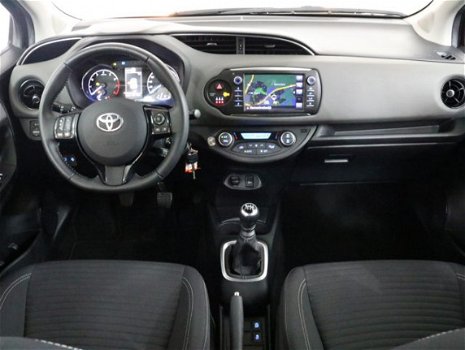 Toyota Yaris - 1.5 VVT-i Aspiration, NAVI, Cruise, Parkeercamera, Lichtmetalen velgen - 1