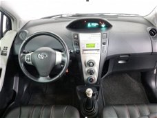 Toyota Yaris - 1.3 VVTi Sol S-Line, Airco, Leder, Lichtmetalen velgen, Spoiler, Trekhaak