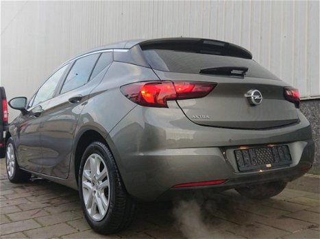 Opel Astra - 1.0T 105PK Online Edition | Navigatie | Climate Control | Sensoren Voor + Achter | Geti - 1