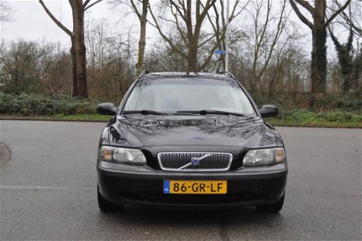 Volvo V70 - 2.3 T-5 Comfort Line YOUNGTIMER VELE OPTIES 1 JAAR APK - 1