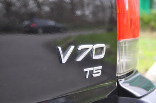 Volvo V70 - 2.3 T-5 Comfort Line YOUNGTIMER VELE OPTIES 1 JAAR APK - 1