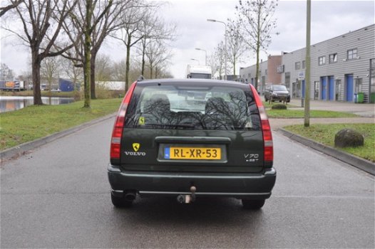 Volvo V70 - 2.5 T Exclusive LEDER/1 JAAR APK VELE OPTIES - 1